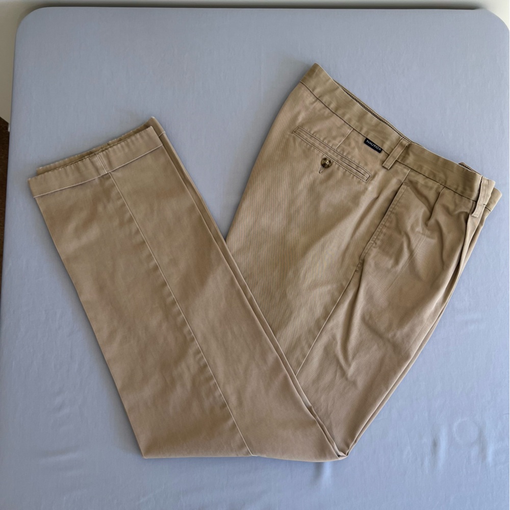 Nautica Men's Light Tan Khaki Chinos